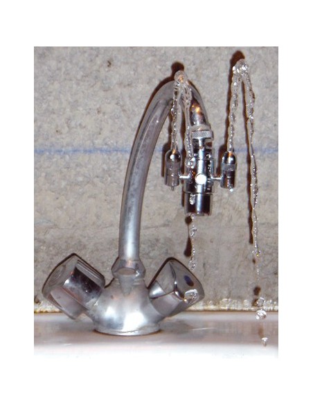 Lave yeux adaptable sur robinet 60100